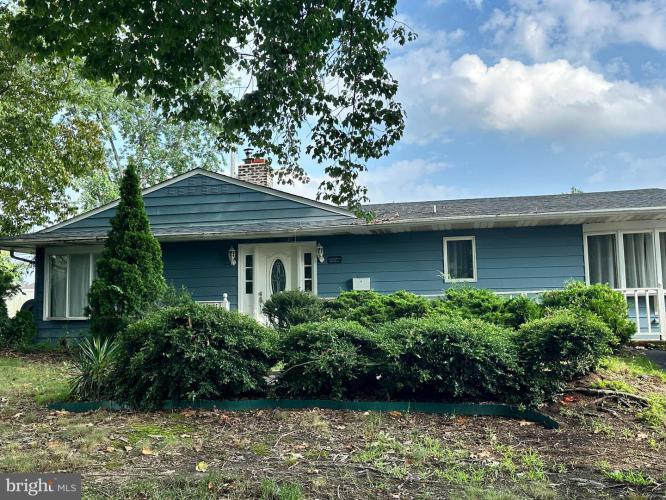 56 Orangewood Drive, Levittown PA 19057 for sale by EveryHome Realtors