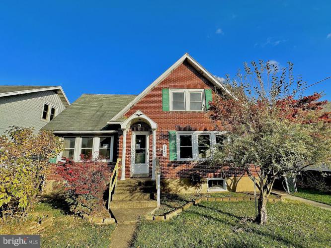 143 S 10th Street, Quakertown PA 18951 for sale by EveryHome Realtors