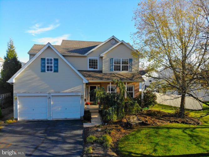 4521 Old Oak Road, Doylestown PA 18902 for sale by EveryHome Realtors