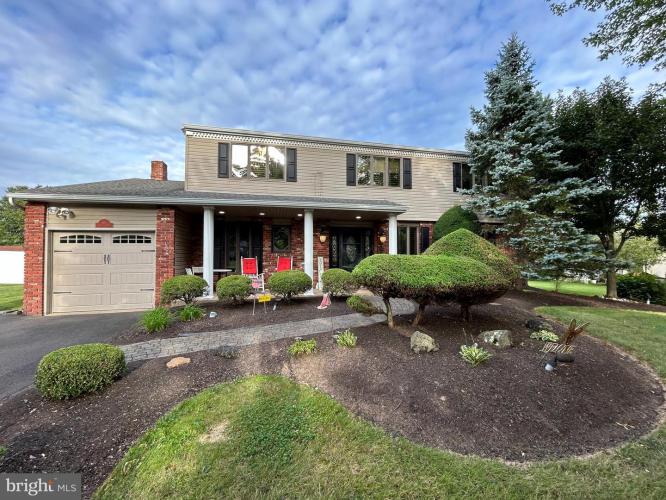 98 Redwood Drive, Richboro PA 18954 for sale by EveryHome Realtors