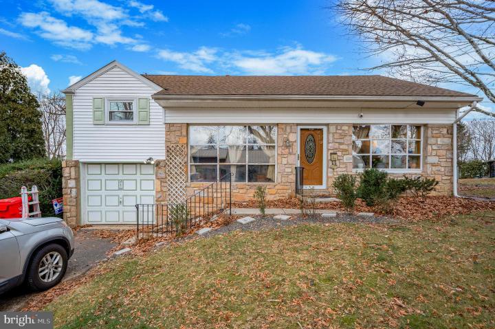 Photo of 218 Willow Drive, Warminster PA