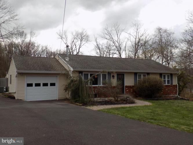 1422 W Schwenkmill Road, Perkasie PA 18944 for sale by EveryHome Realtors