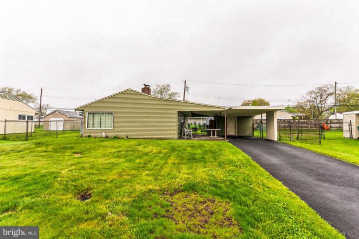 Photo of 94 Border Rock Road, Levittown PA
