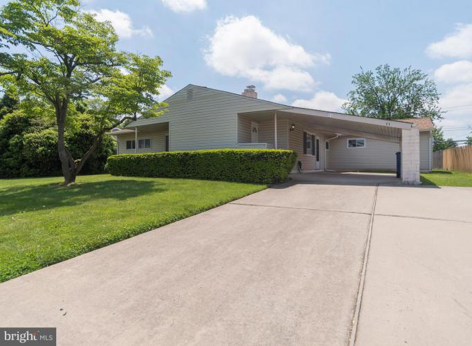 11 Field Lane, Levittown PA 19055 for sale by EveryHome Realtors