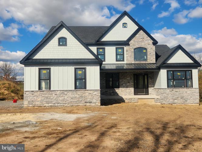 Photo of 94 Railroad Ave