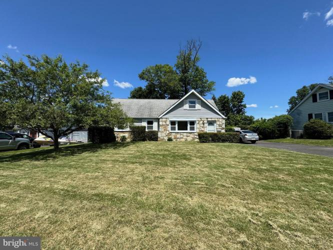 384 Marilyn Road, Warminster PA 18974 for sale by EveryHome Realtors