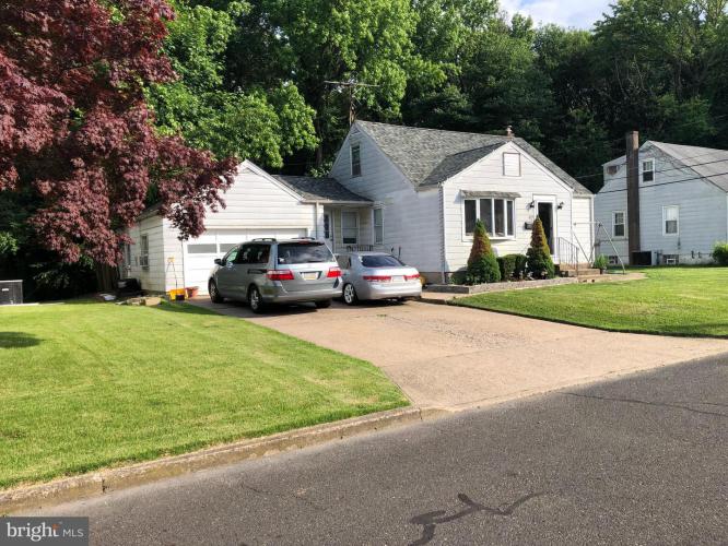 92 Penn Lane, Fallsington PA 19054 for sale by EveryHome Realtors