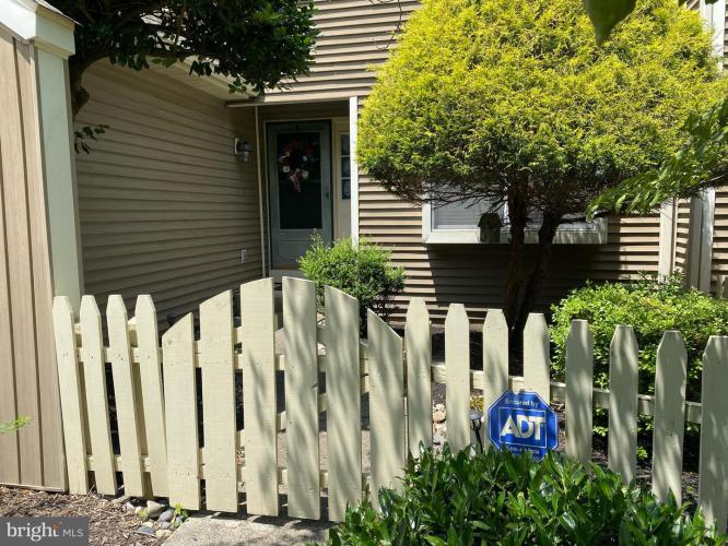 1620 Lakeview Circle, Yardley PA 19067 for sale by EveryHome Realtors