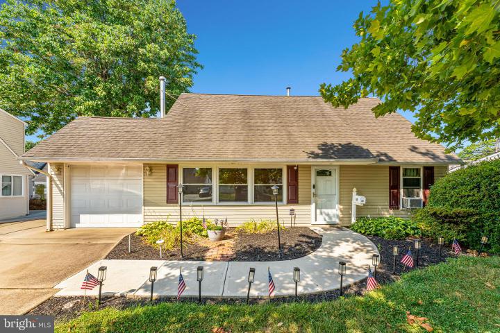 Photo of 45 Kentucky Lane, Levittown PA