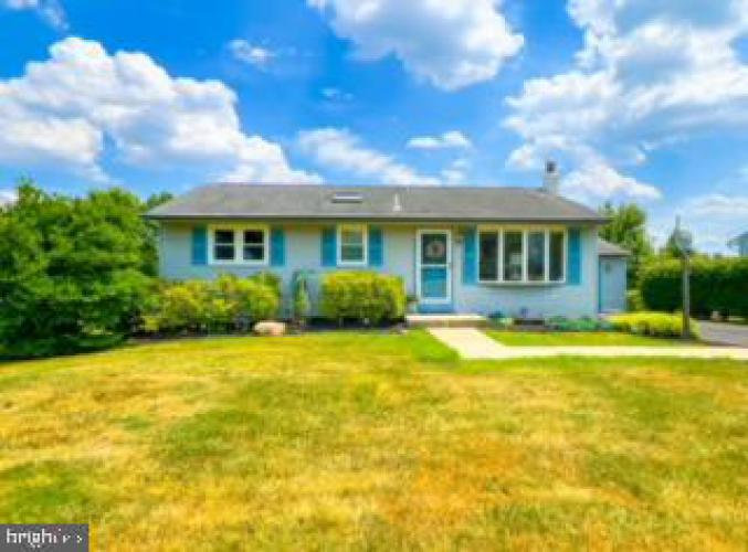 1435 Center Avenue, Feasterville Trevose PA 19053 for sale by EveryHome