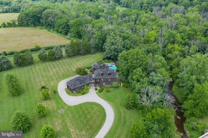 Photo of 2577 Township Road, Quakertown PA