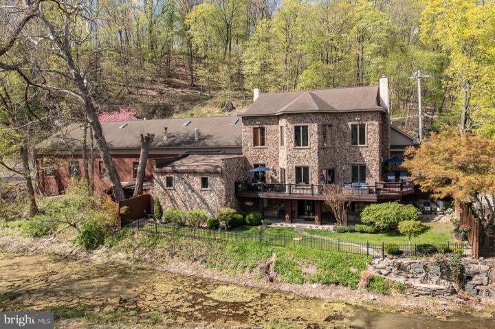 Photo of 1820 Easton Road, Kintnersville PA