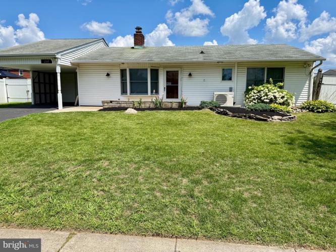 Photo of 237 Lakeside Drive N, Levittown PA
