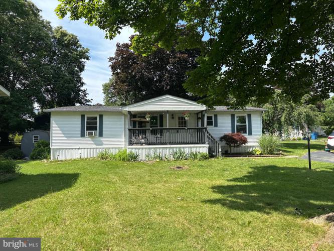 Photo of 6 Walnut Lane, Quakertown PA