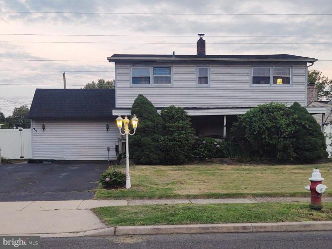 Photo of 77 New School Lane, Levittown PA
