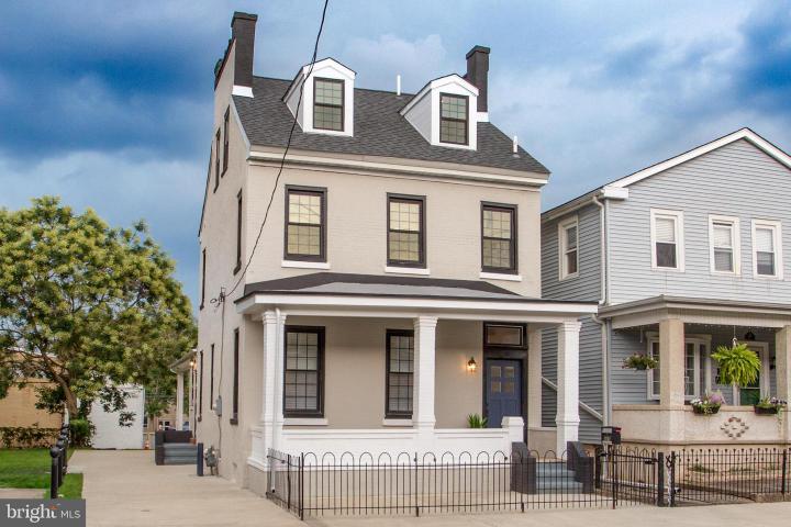 Photo of 327 Wood Street, Bristol PA