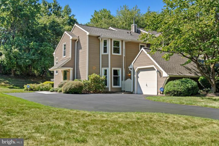 Photo of 1569 Applewood Circle, Yardley PA