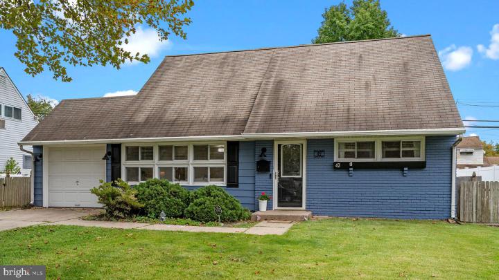 Photo of 42 Kraft Lane, Levittown PA