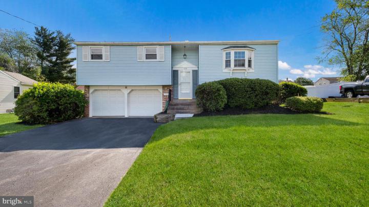 Photo of 949 Marshall Drive, Warminster PA