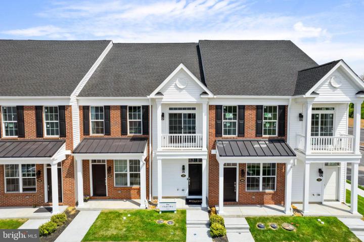 Photo of 8 Ivy Lane, Levittown PA