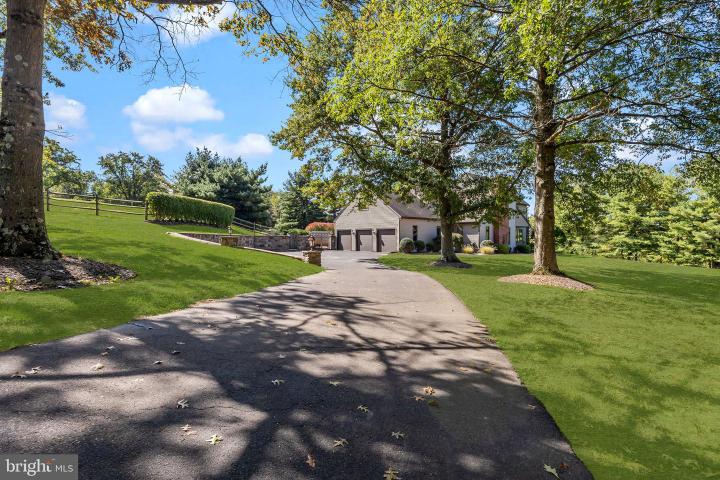 Photo of 1101 Deerfield Lane