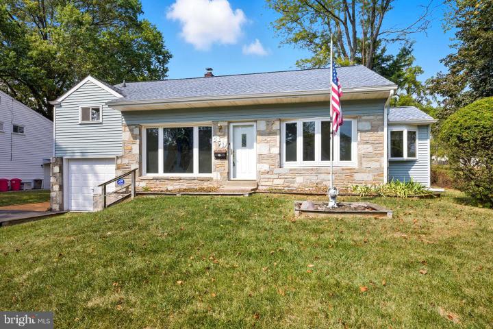Photo of 551 Revolutionary Way, Warminster PA