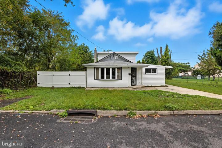 Photo of 305 Miller Avenue