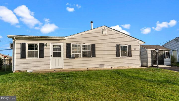 Photo of 24 Chestnut Lane, Levittown PA