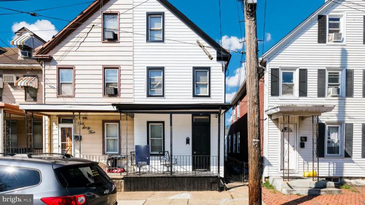 Photo of 566 Swain Street