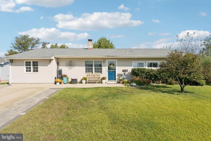 Photo of 11 Stream Lane, Levittown PA