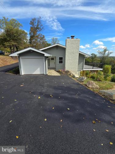 Photo of 873 Ferry Road