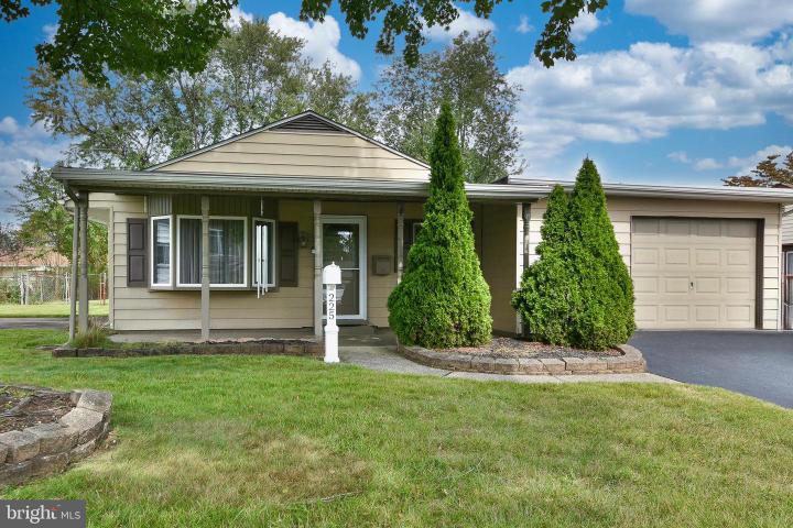 Photo of 225 Yorkshire Road, Fairless Hills PA
