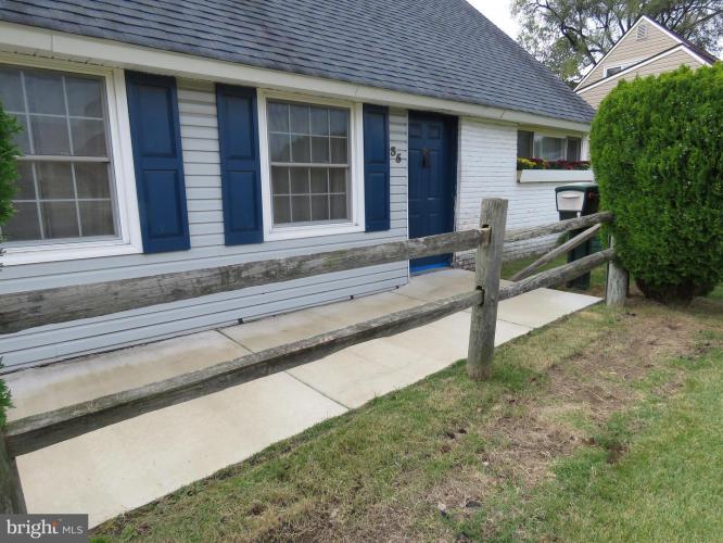 Photo of 35 Parkside Circle, Levittown PA