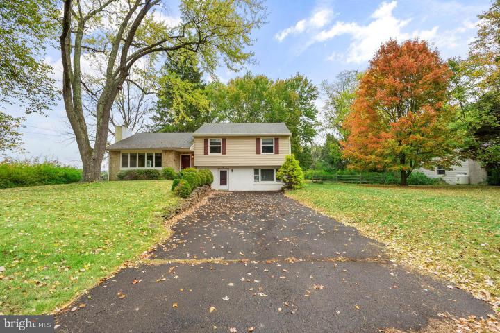 Photo of 2971 Street Road