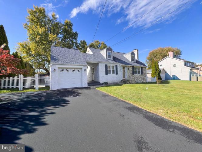 Photo of 517 Somers Avenue