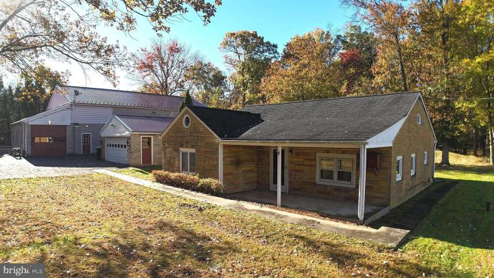 Photo of 1692 Chestnut Ridge Road