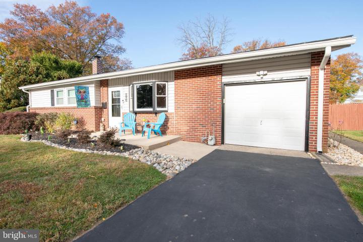 Photo of 376 Newtown Road, Warminster PA