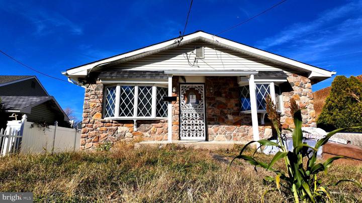 Photo of 2452 Linconia Avenue