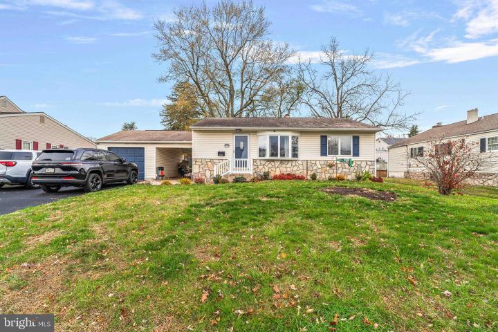 Photo of 216 Wellington Drive, Warminster PA