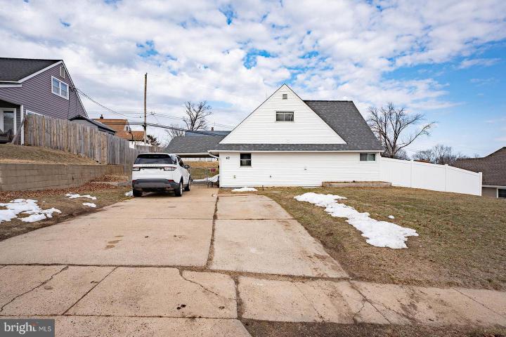 Photo of 42 Hollyhock Lane