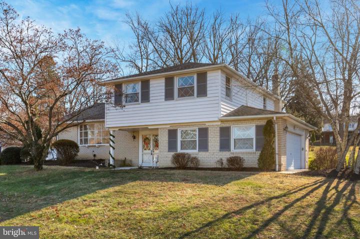 Photo of 72 E Heron Road