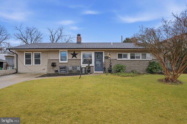 Photo of 165 Crabtree Drive, Levittown PA
