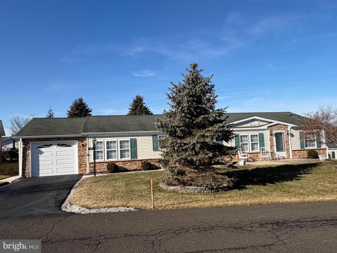 Photo of 389 Thrush Court