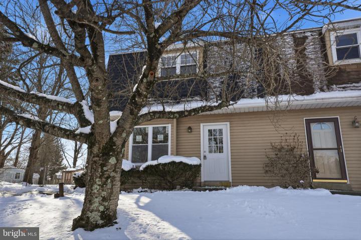 Photo of 729 Lexington Way