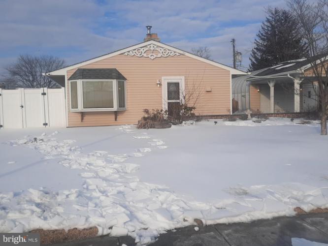 Photo of 33 Laurel Lane, Levittown PA