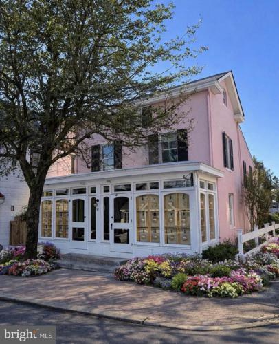 Photo of 9 W Bridge Street