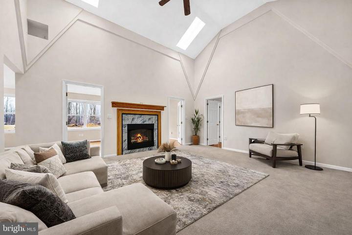 Photo of 1347 E Thatcher Road