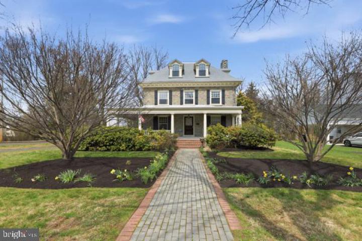 Photo of 108 W Gillam