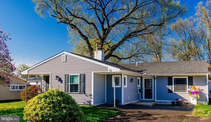 Photo of 35 Mimosa Lane