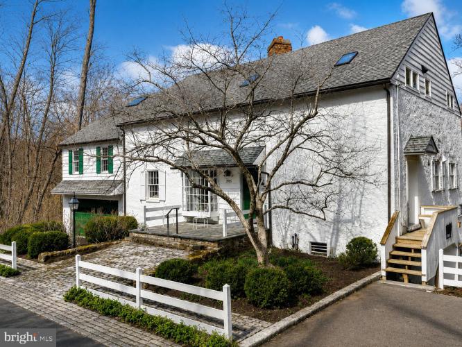Photo of 2885 Mill Road